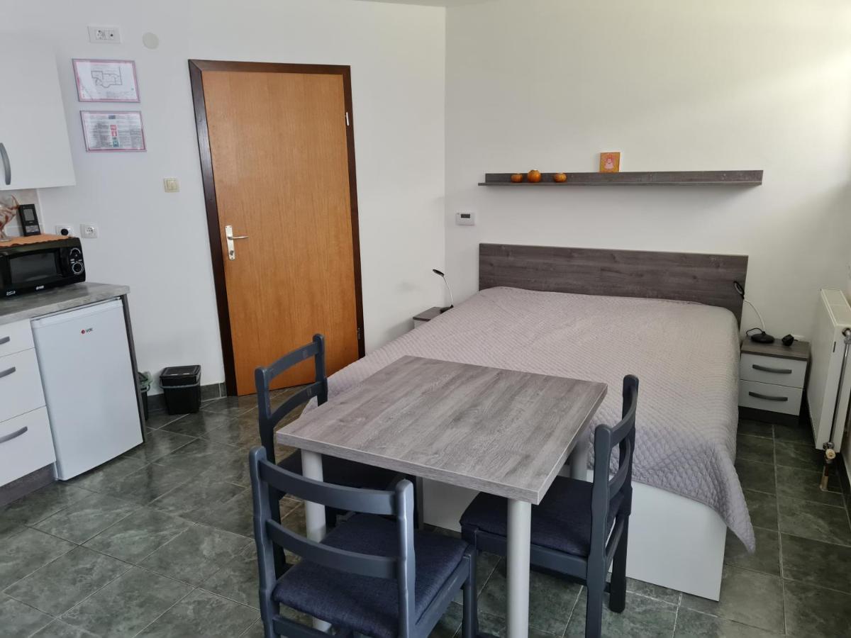 Apartma Jutersek 2+2 Libelice Esterno foto